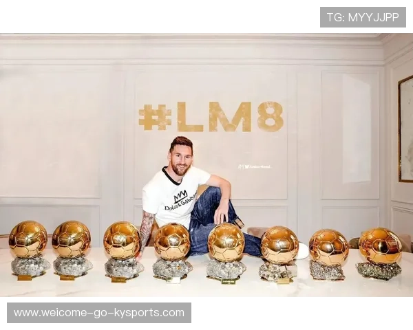 梅西为球队小将写下祝福卡片，老将带新人情谊暖人心