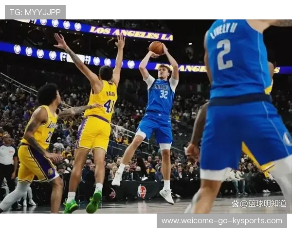 弗拉格冲板保护到位,独行侠二次进攻狠:从篮板争夺看胜负天平 弗拉格冲板保护到位,独行侠二次进攻狠:从篮板争夺看胜负天平